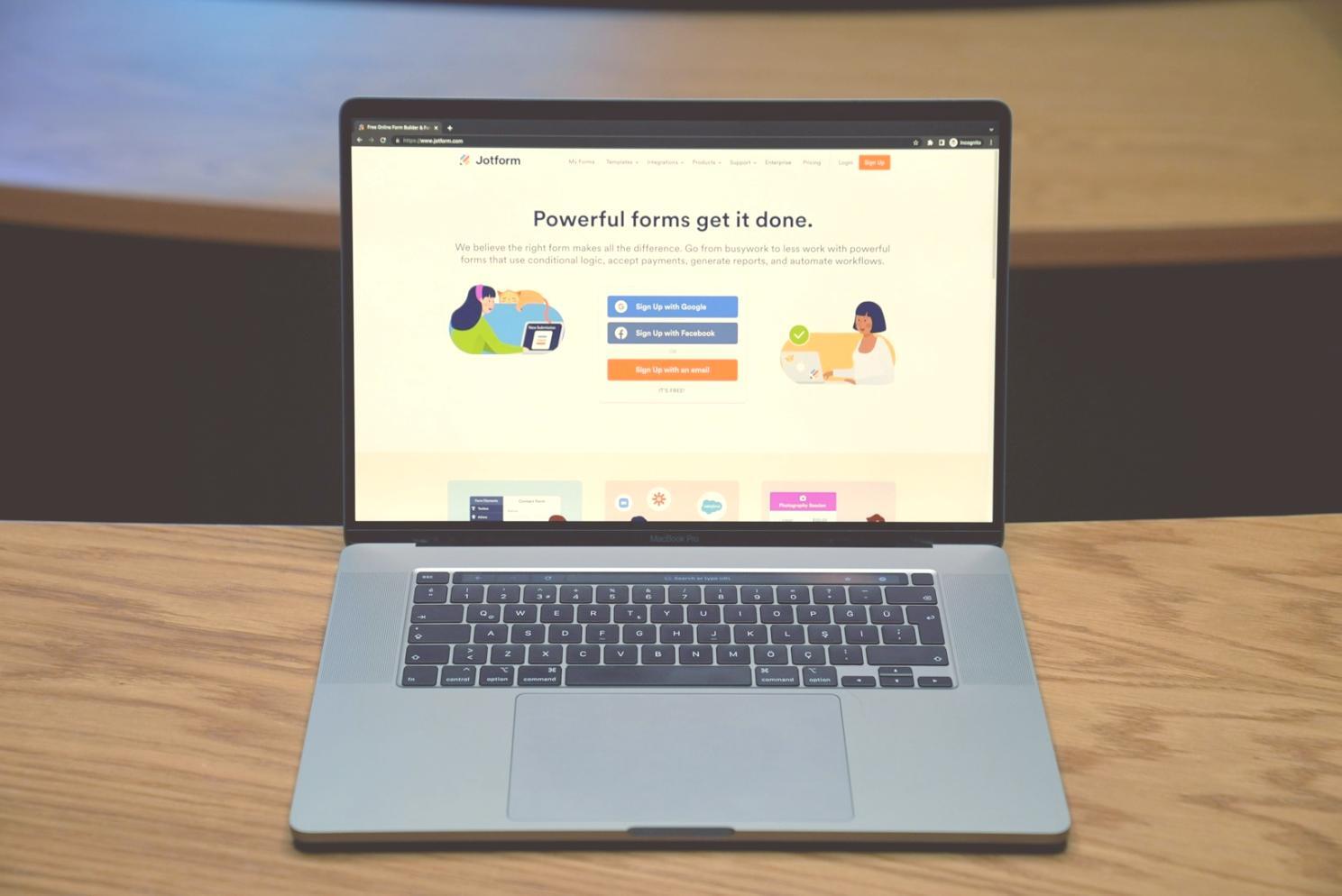Financial recovery webinar session with expert presenter and interactive digital tools